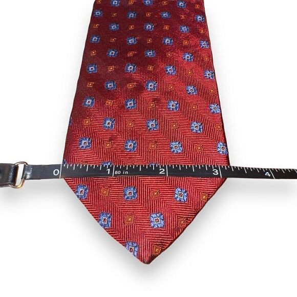 Brooks Brothers Crimson Red Flower Print Handmade Silk Tie - Picture 2 of 5